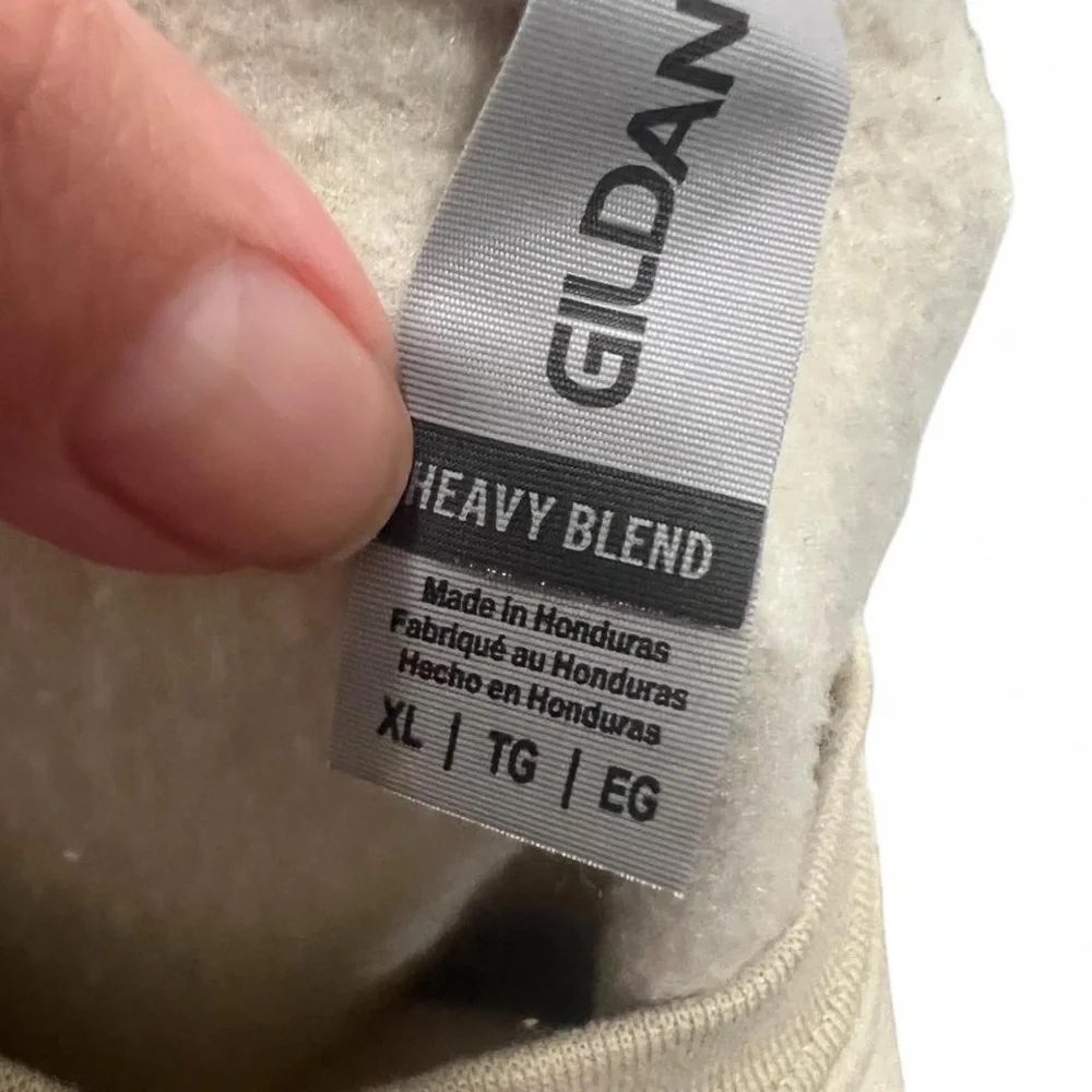 Gildan Heavy Blend Cream Christmas Eras Tour Sweatshirt Size XL - Picture 3 of 4